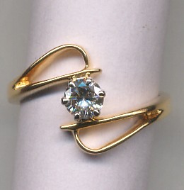 Beautiful 18 Kt Gold  Natural Diamond Ring
